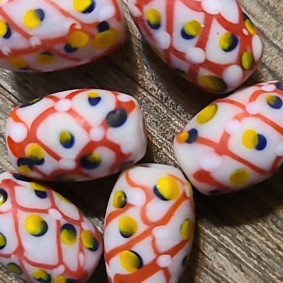 COPY - VINTAGE TRADE BEADS - Picture 3 of 6